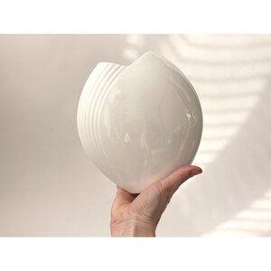 Christopher Stuart "Tempest" Art Deco Style White Glazed Pottery 1980's Vase